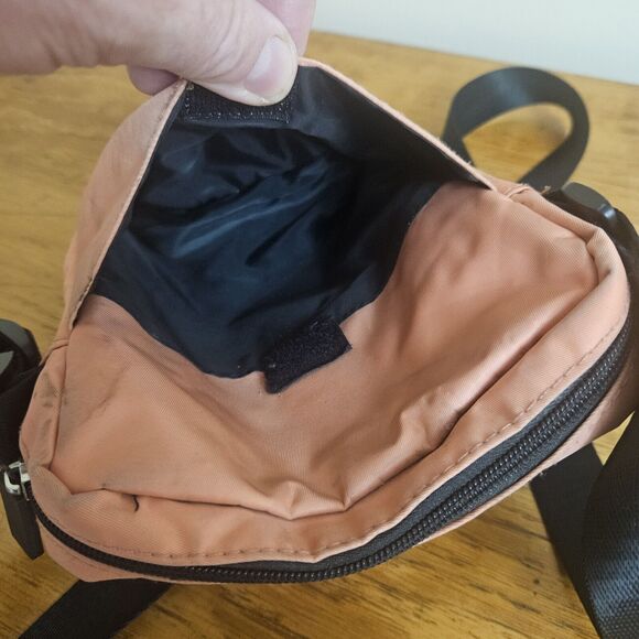 GO! SAC Lemur Coral Pink Mini Pouch Carry Bag 9x7 - Picture 4 of 9